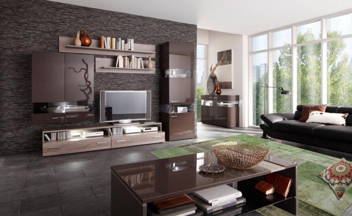 Wohnzimmer-braune-Gestaltung-feine-Möbel-schöner-teppich-grün