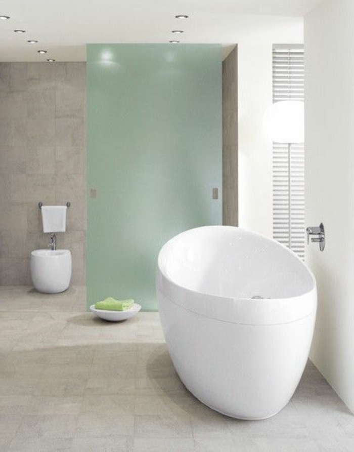 cooles-Badezimmer-Interieur-freistehende-badewanne-oval-eiförmig