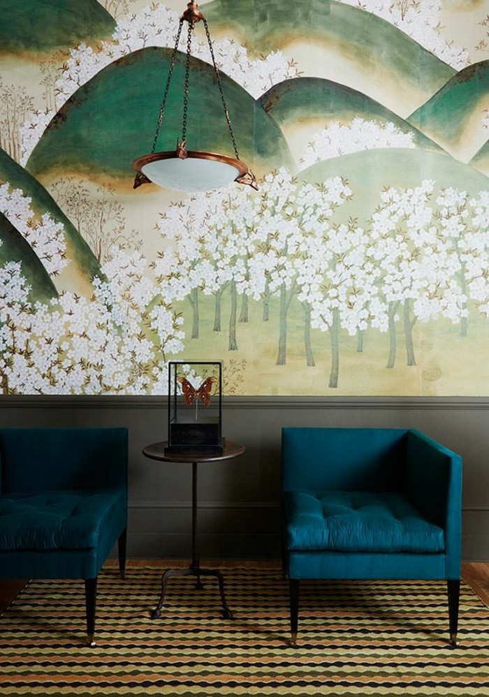 cooles-Interieur-vintage-Teppich-wunderschöne-Sessel-natural-aussehendes-tapetenmuster-Wiesen-weiße-Blüten