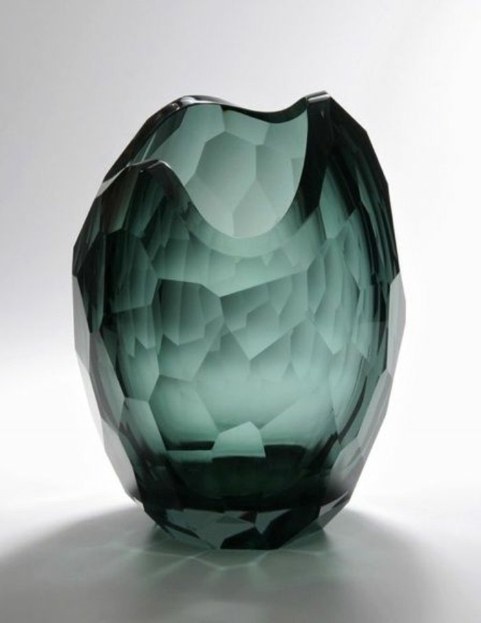 deko-vase-aus-Glas-einmaliges-Design-grüne-Farbe