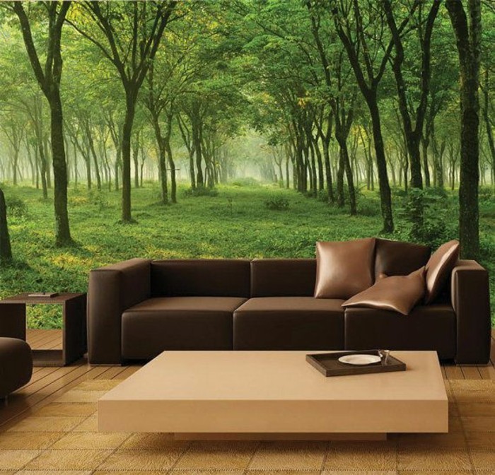 elegantes-Wohnzimmer-malerisches-tapeten-design-grüner-Wald