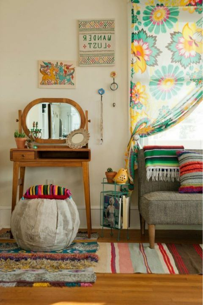 gardinen-für-wohnzimmer-boho-vintage-Stil-buntes-Blumen-Muster