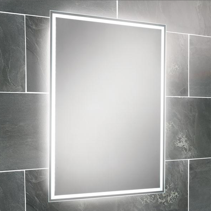 großer-Badspiegel-mit-Beleuchtung-elegantes-Design