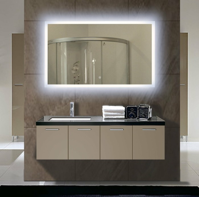 großer-badezimmerspiegel-mit-beleuchtung-wundervolle-praktische-Idee