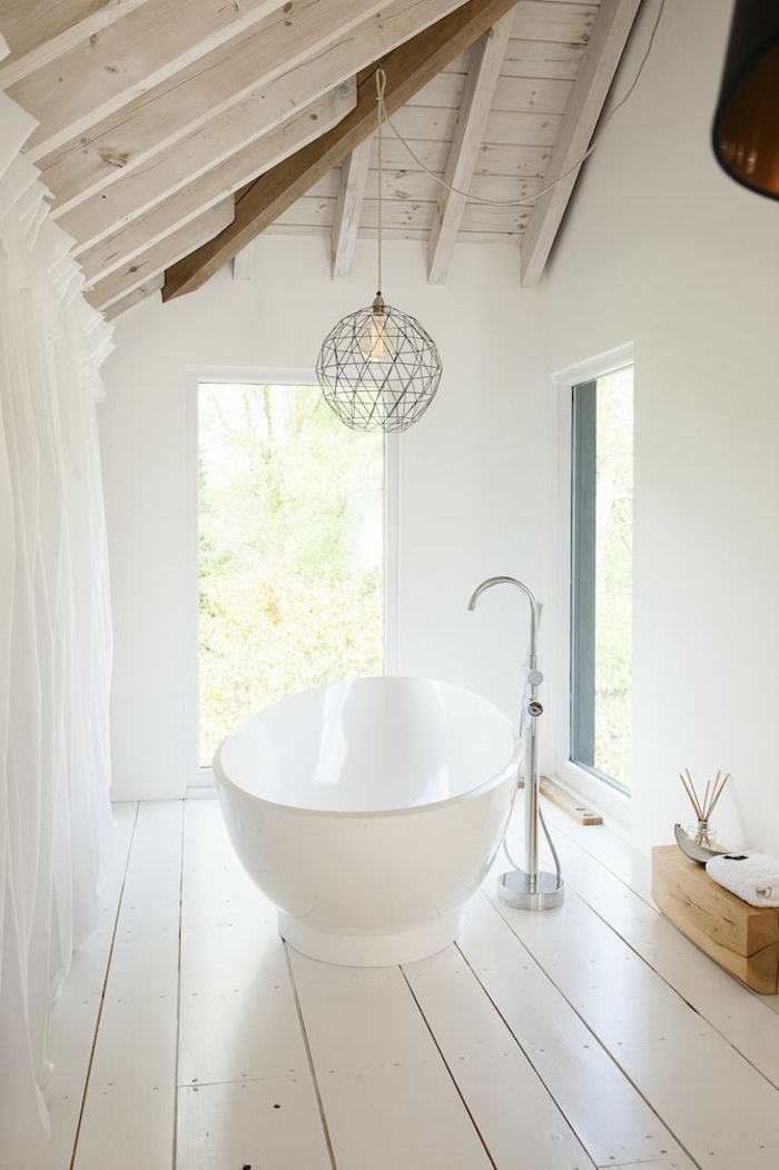 Designer-Badezimmer-originelles-baddesign-modernes-badezimmer-gestalten-kleine-badewannen-modell