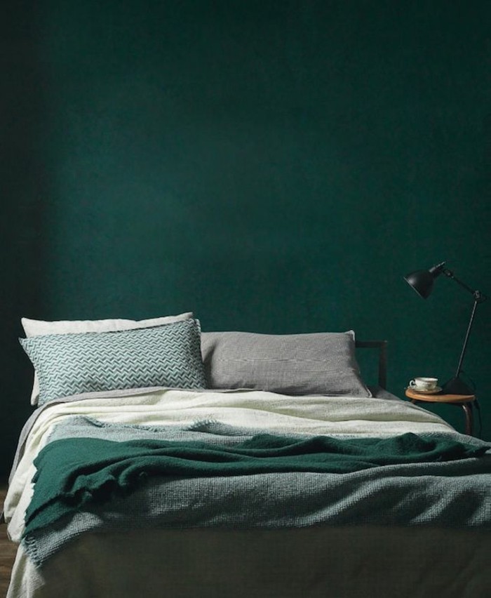 schlafzimmer-streichen-ideen-schlafzimmerwand-gestalten-grün