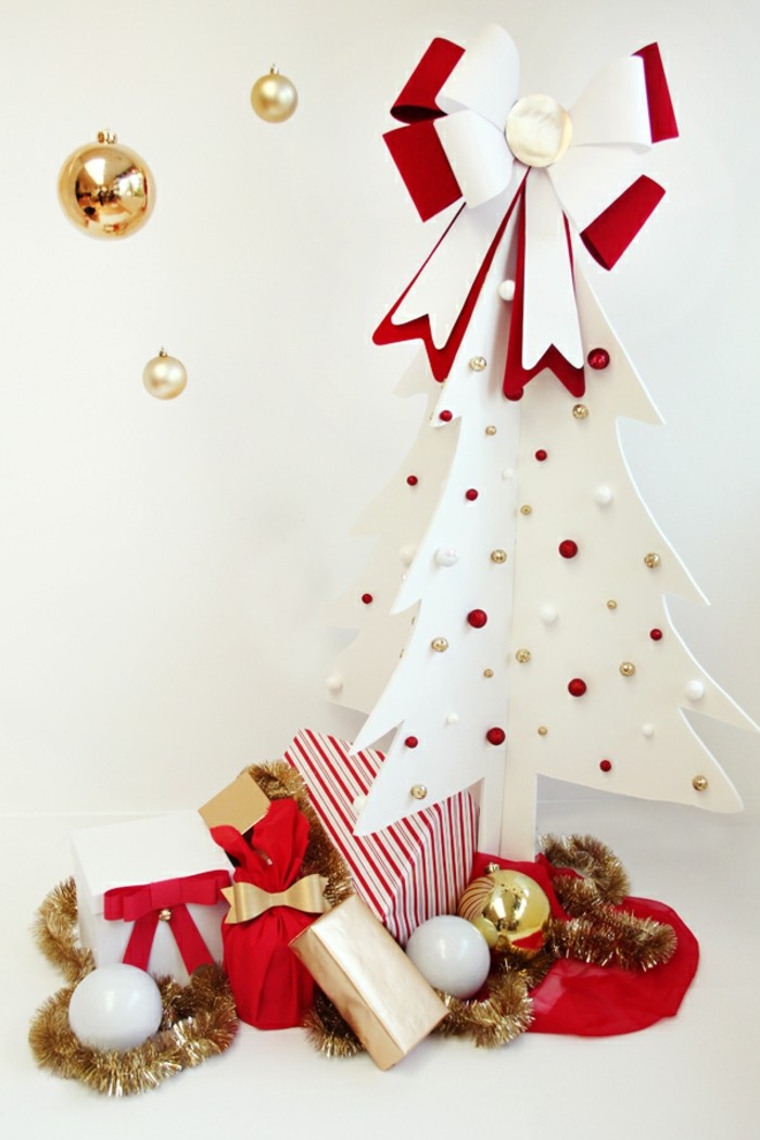selbstgemachte-weihnachtsgeschenke-unikale-gestaltung-mit-einem-weißen-weihnachtsbaum