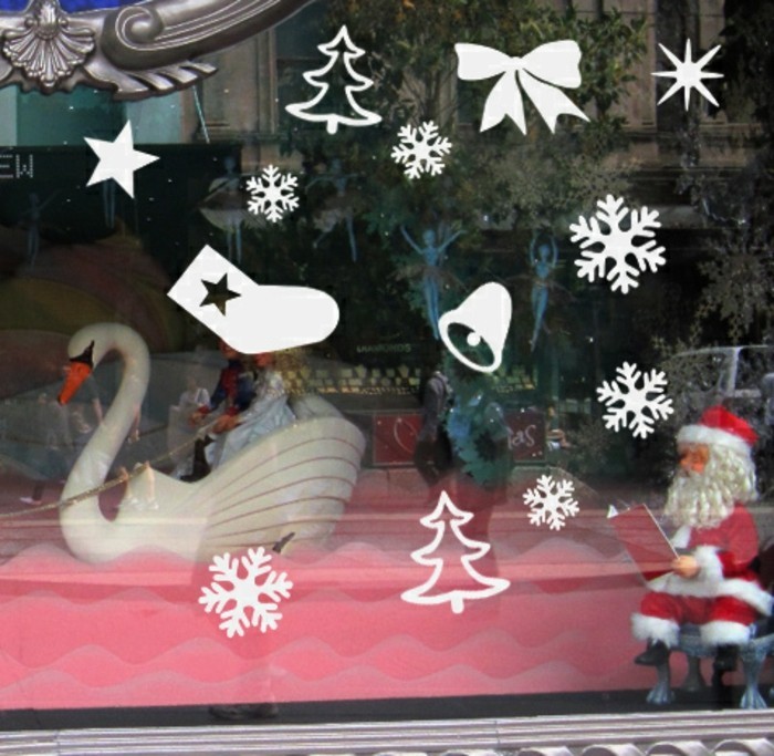 weihnachtsdeko-basteln-fenster-super-interessante-weiße-schneeflocken