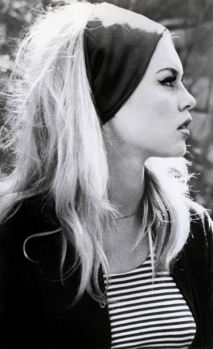 Brigitte-Bardot-mit-fantastischer-retro-Frisur