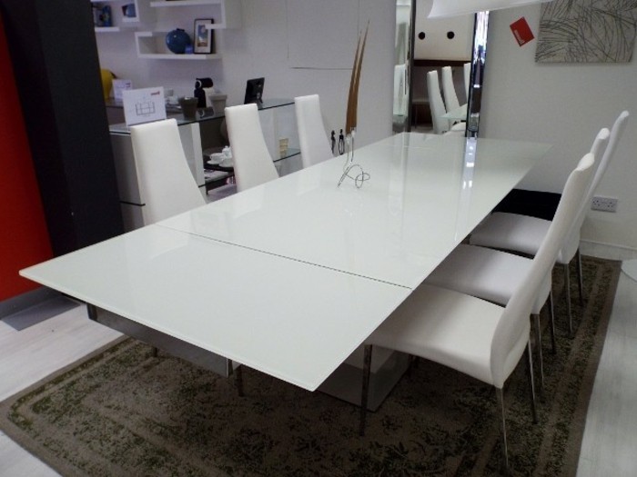 Büromöbel-besprechung stisch-weiß-und-weiße-Sühle