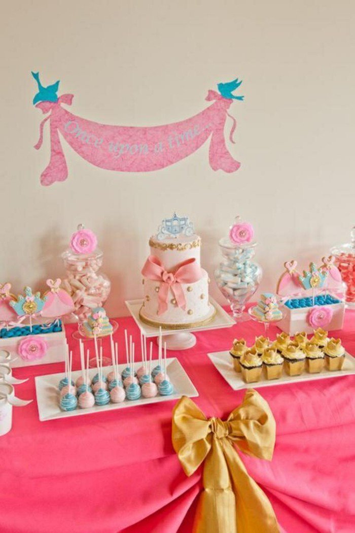 Geburtstagsparty-für-Mädchen-mit-Aschenputtel-Motiven