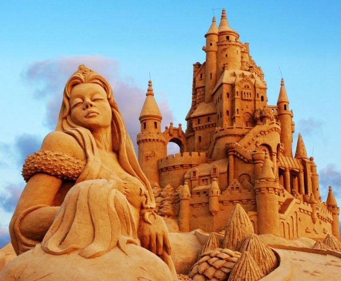Sandskulpturen-von-Szenen-aus-Märchen