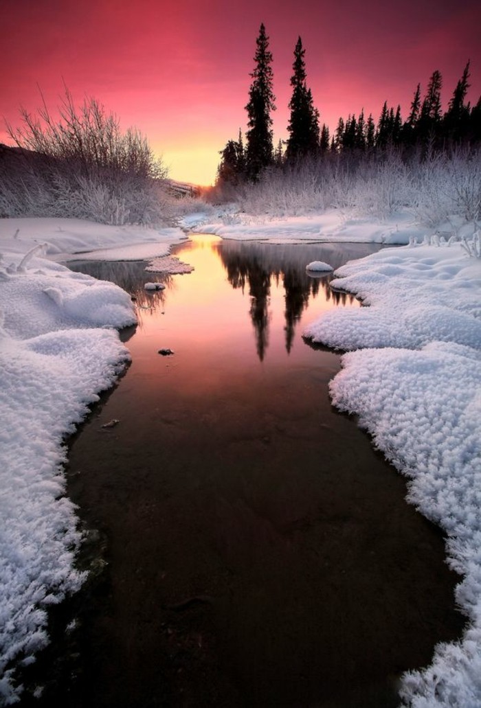 Winterlandschaft-Bilder-aus-Alaska-See-Schneeküsten-Sonnenuntergang