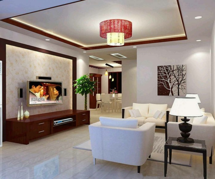 attraktive-dekoration-im-schönen-wohnzimmer-mit-weißen-sesseln