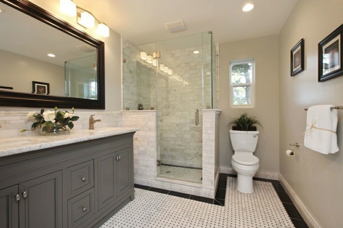 badezimmer-fliesen-ideen-super-großer-spiegel