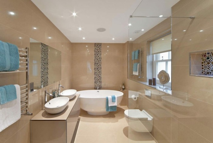 badezimmer-gestalten-ideen-romantische-deckenleuchten-beige-badfliesen