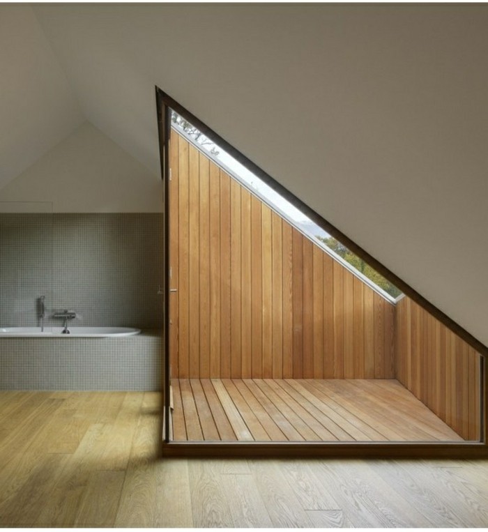badgestaltung-ideen-kreatives-interieur-in-moderner-dachwohnung
