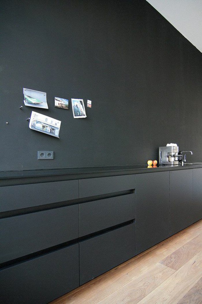 coole-moderne-Küche-streichen-Ideen-Wandfarbe-Anthrazit