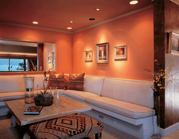 designer-wohnzimmer-kleines-schönes-modell-orange-wände