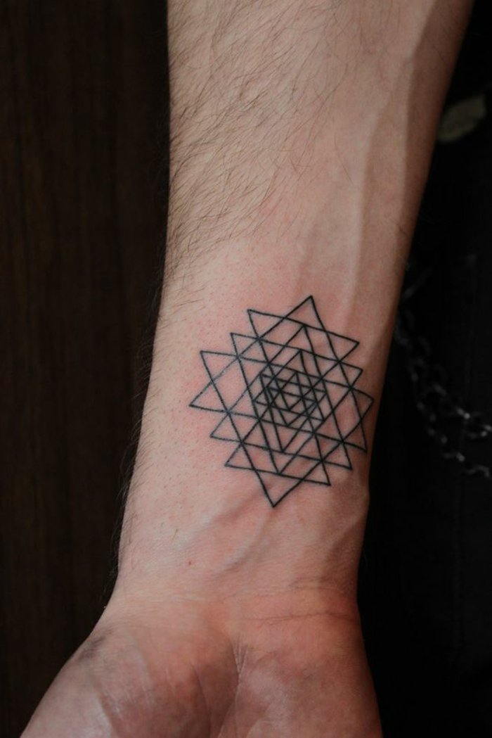 geometrische-Tattoo-Ideen-Tattoo-Motive-Männer-Tattoo-Symbole