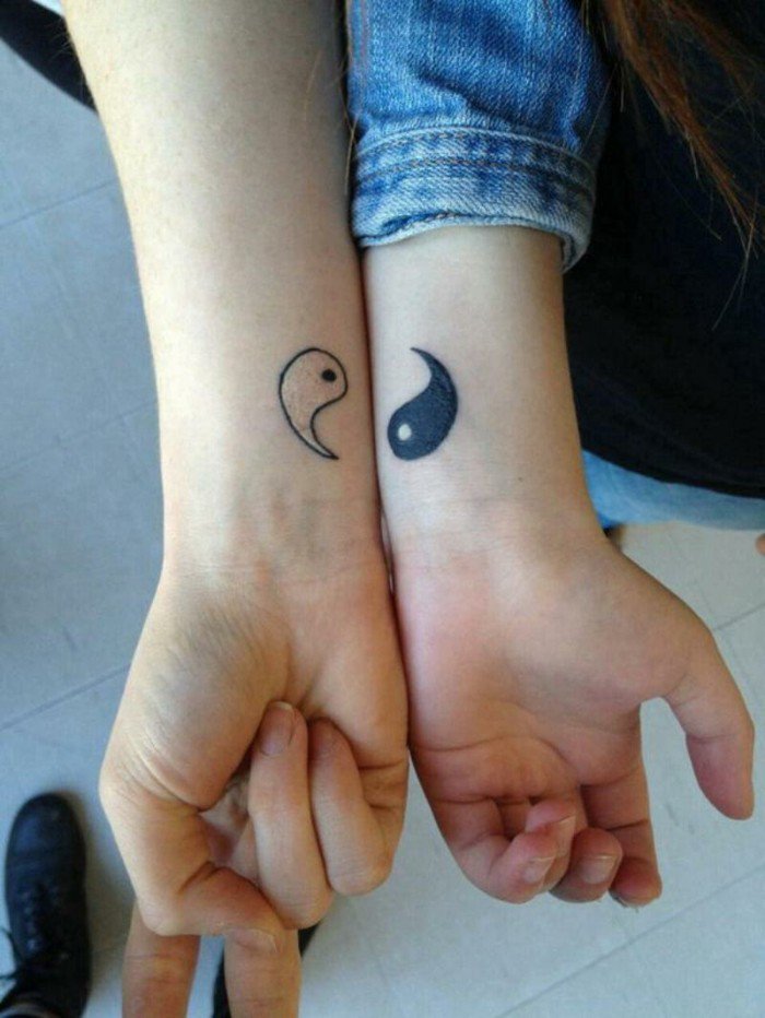 kleine-Tattoos-für-Liebespaare-Tattoo-Symbole