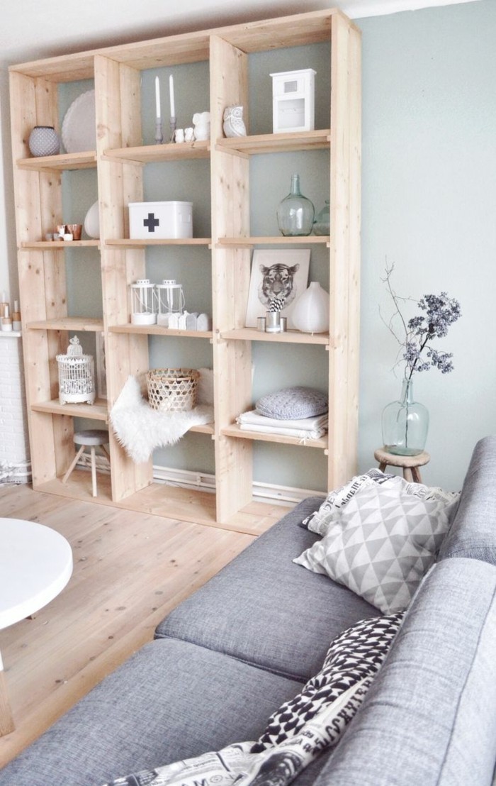 moderne-Wohnung-günstige-Möbel-Holzboden