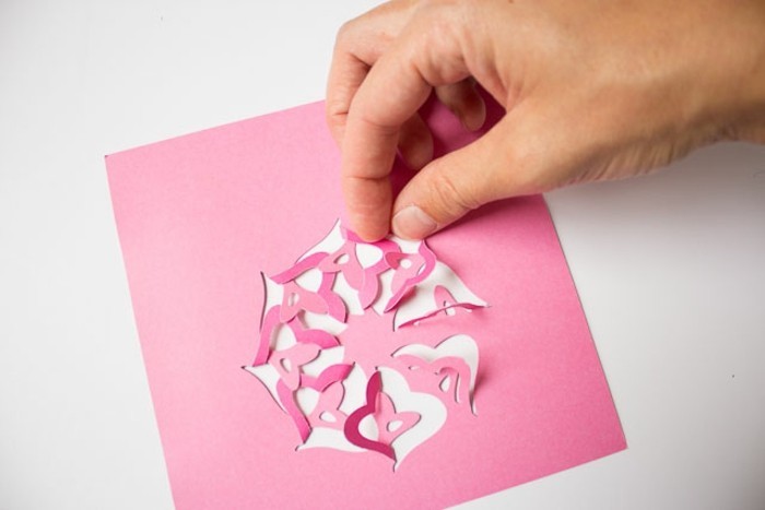 papier-falten-rosiges-modell-karte-interessantes-design