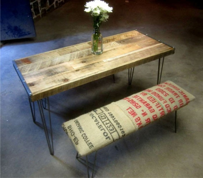recycling-möbel-originelles-modell-tisch-mit-sitzbänken