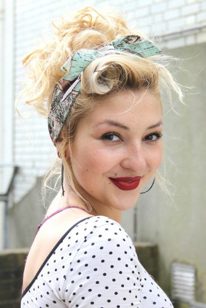 Rockabilly Frisuren Mit Haarreifen : Rockabilly Frisuren Ponytail Anni 50er Archzine Acconciature Haarband Bangs Guinguette Annee Capelli Inspiriert Frisur Bandana Kampaus Coleta Idee Pompadour Gepunktete