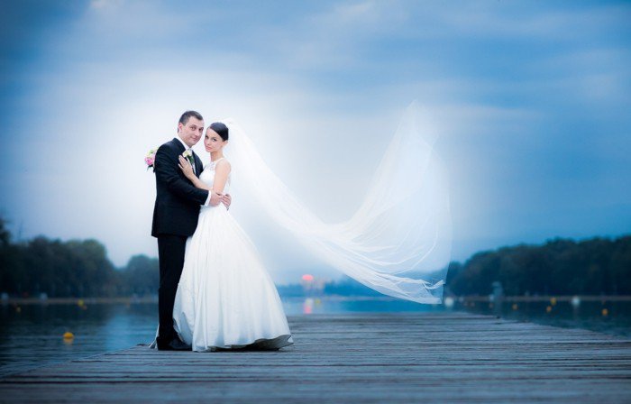 romantische-Hochzeitsfotografie-Brautleute-am-Kai