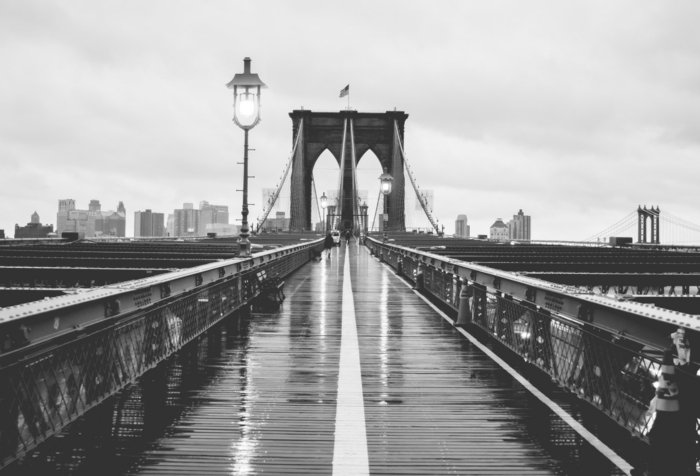 schwarz-weiße-künstlerische-Fotografie-Brücke-in-New-York