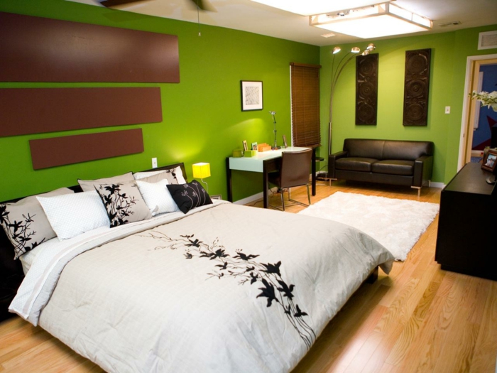 wandfarbe-grün-wunderschönes-schlafzimmer-mit-braunen-brettern
