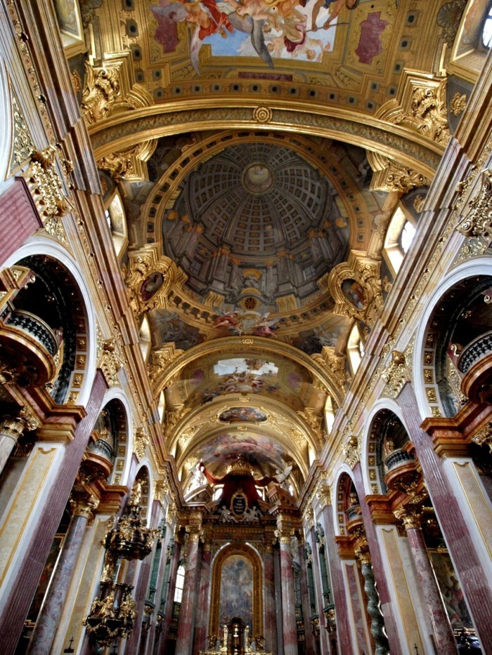 Jesuitenkirche-in-Wien-Österreich-einzigartige-barock-architektur