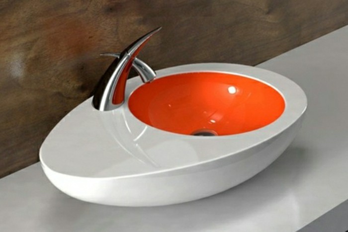 Moderne -waschbecken-weiß-und-orange