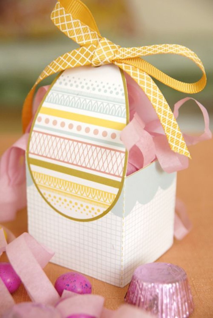 Papierbox-voll-mit-Süßigkeiten-Geschenk-für-Kinder