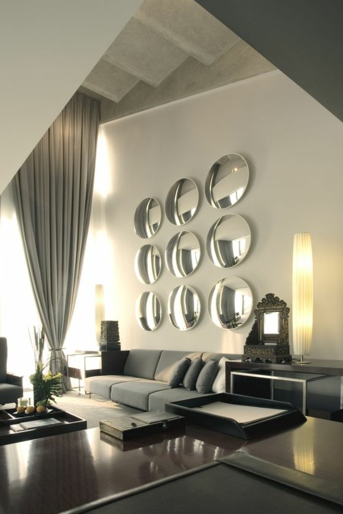 Schöne-Wohnzimmer-wandgestaltung-mit-spiegel