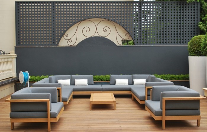 attraktives-design-terrasse-selber-gestalten-graue-wände