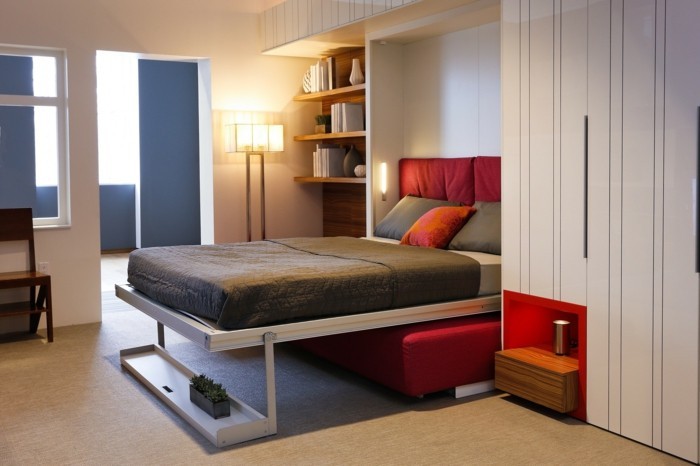attraktives-modell-integrierte-beleuchtung-im-wunderschönen-schlafzimmer