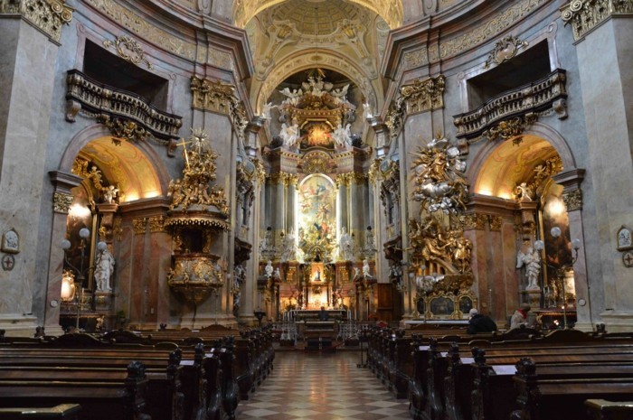barock-architektur-Peterskirche-in-Wien -Österreich