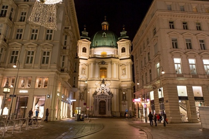 einmalige-Peterskirche-in-Wien -Österreich-barock-architektur