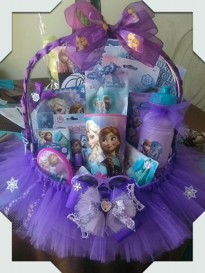 einzigartiger-Geschenkkorb-für-Mädchen-mit-Frozen-Accessoires
