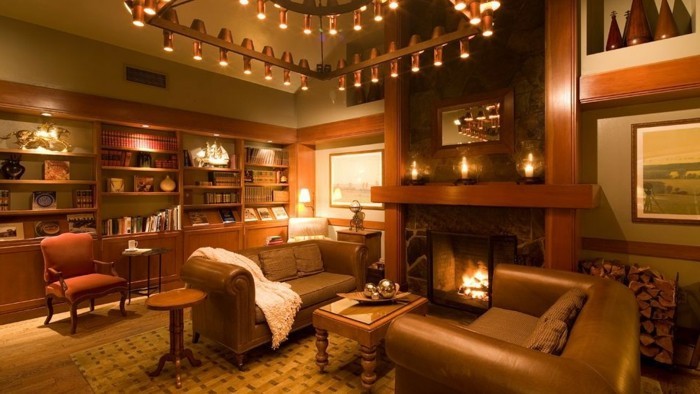 elegantes-interieur-beige-wandfarbe-fürs-wohnzimmer-warmes-ambiente