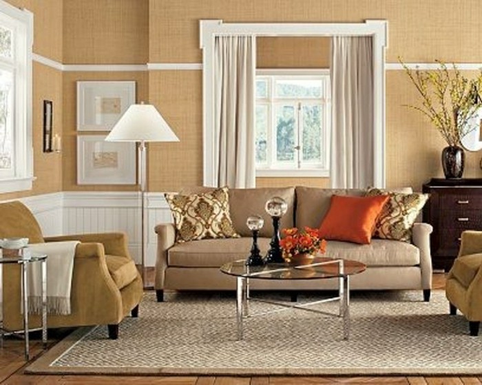 gemütliches-ambiente-beige-wandfarbe-fürs-wohnzimmer