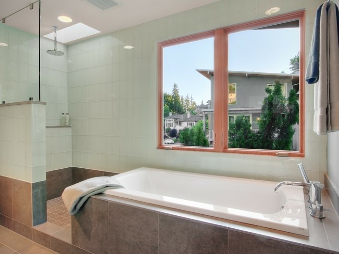 kleines-badezimmer-gestalten-moderne-duschkabine-aus-glas