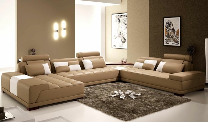ledersofa-und-schöner-teppich-beige-wandfarbe-fürs-wohnzimmer