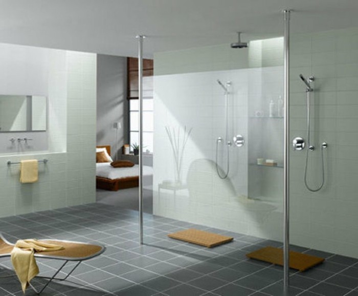 modernes-badezimmer-mit-sehr-schöner-duschkabine-aus-glas