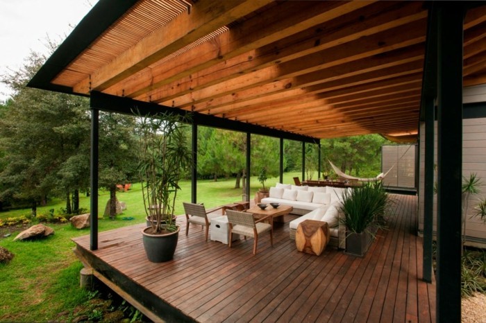 modernes-design-terrassengestaltung-ideen-gläserne-wände