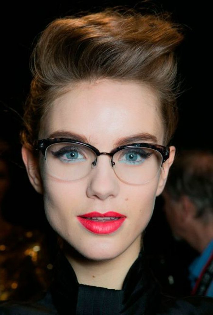 retro-Brillen-für-Frauen-schönes-Modell