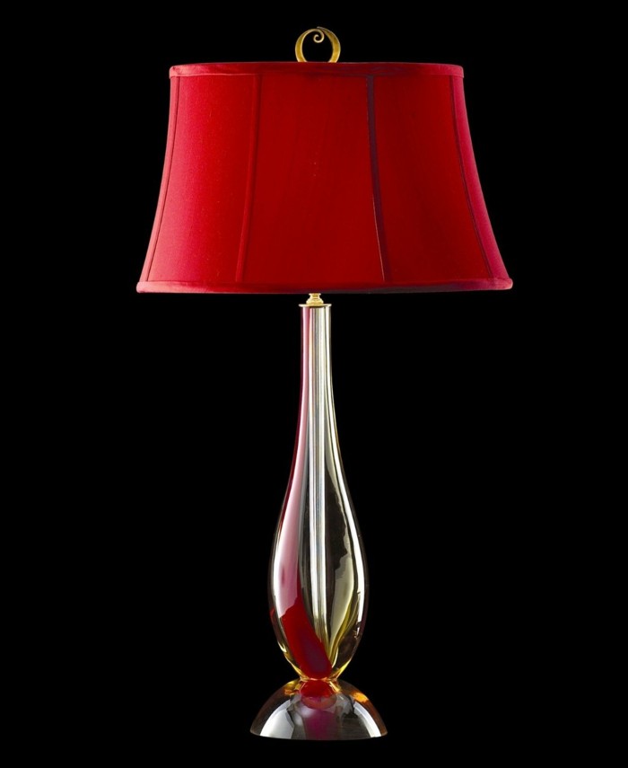 rote-Lampe-mit-feinem-Design