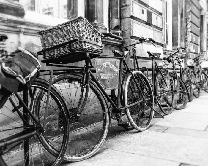 schwarz-weiße-Fotografie-retro-Fahrräder